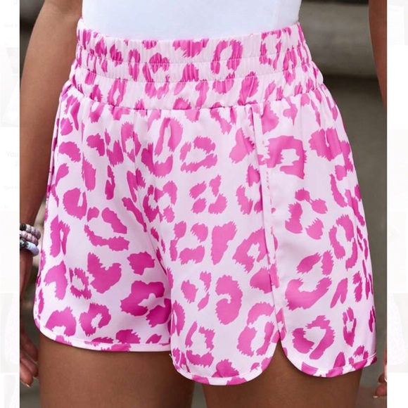 🆕NEW!🛍️Pretty Pink Leopard Print Shorts 🐾 - Picture 2 of 4